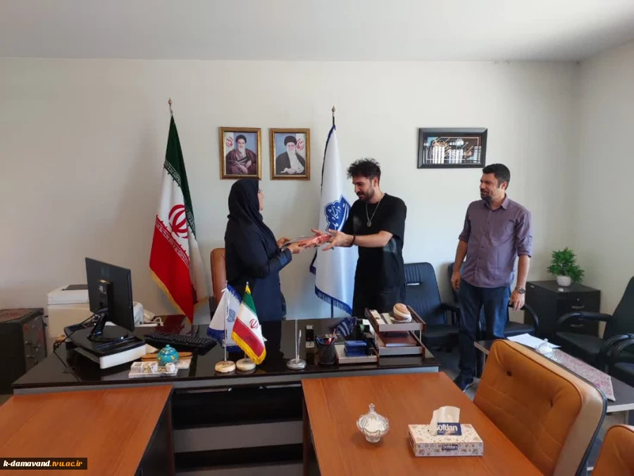 تقدیر از دانشجویان برتر علمی و فرهنگی و ورزشی توسط سر کار خانم دکتر صادقی زاده سرپرست آموزشکده کشاورزی دماوند 5
