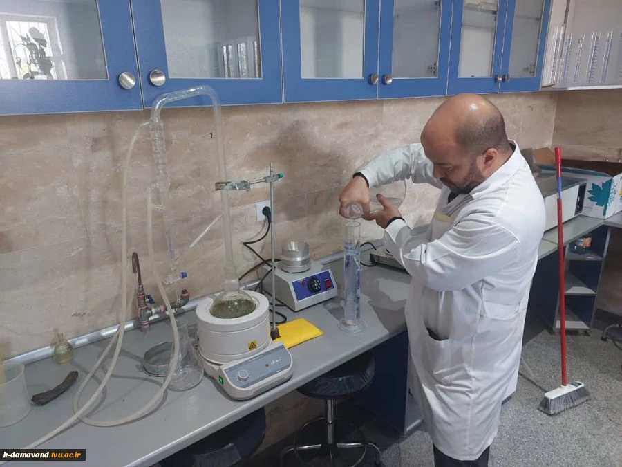 آغاز طرح پژوهشی با محوریت فرآوری و بهینه‌سازی عصاره شوید در آموزشکده دماوند 7