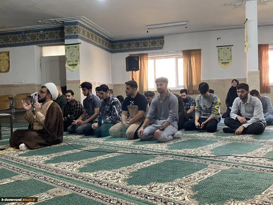 اقامه نماز جماعت در آموزشکده کشاورزی دماوند
به امامت امام جمعه محترم حاج آقا فتاح دماوندی
 4