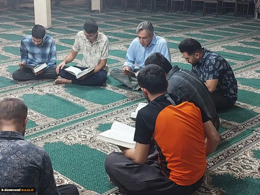 برگزاری مراسم انس با قرآن به مناسبت هفته قرآن و عترت در آموزشکده کشاورزی دماوند 5