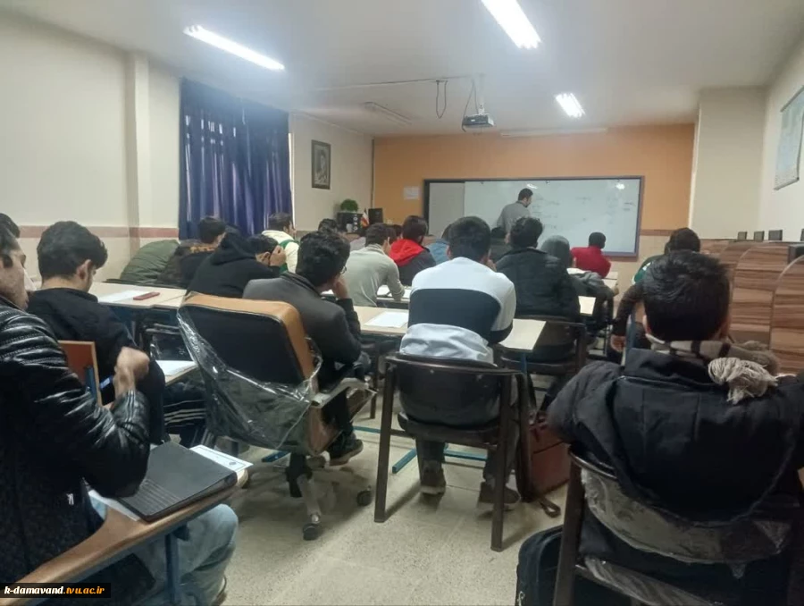 برگزاری کلاس توجیهی آموزشی برای دانشجویان جدیدالورود 4