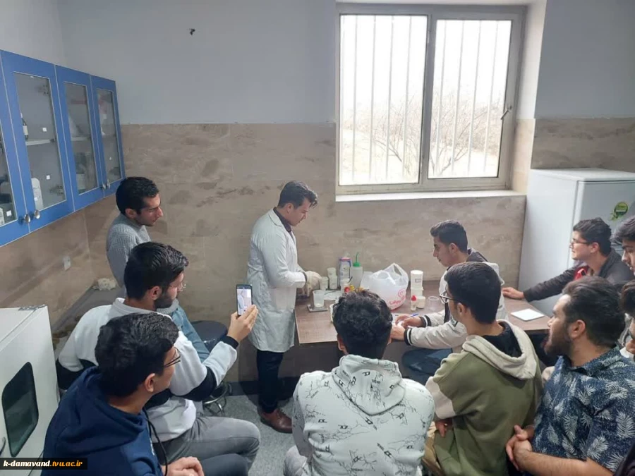 ساخت کرم های آبرسان و مرطوب کننده گیاهان دارویی در آموزشکده کشاورزی دماوند 7