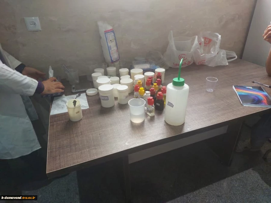 ساخت کرم های آبرسان و مرطوب کننده گیاهان دارویی در آموزشکده کشاورزی دماوند 8