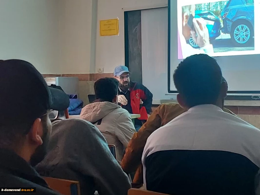 برگزاری کلاس آموزش مقدماتی امداد و نجات هلال احمر در آموزشکده کشاورزی دماوند 4