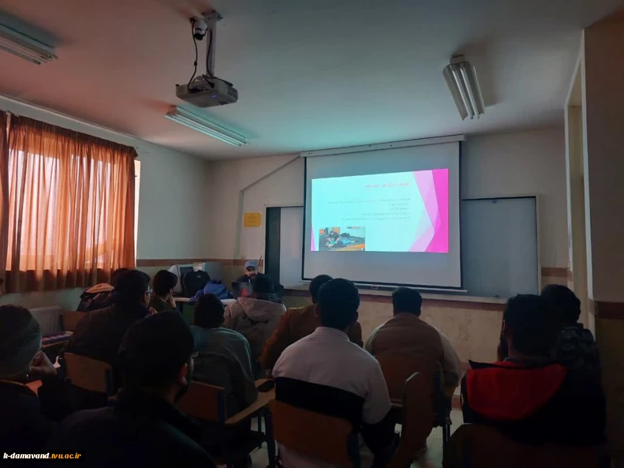 برگزاری کلاس آموزش مقدماتی امداد و نجات هلال احمر در آموزشکده کشاورزی دماوند 7