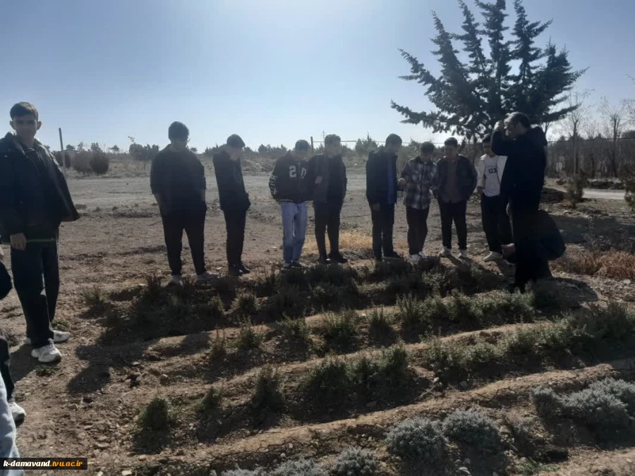 بازدید دانش آموزان مدارس و هنرستان های شهرستان از امکانات آموزشکده کشاورزی دماوند  7